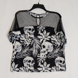 SHEIN Black/White Skull Themed Short Sleeve Pullover Top; Size M